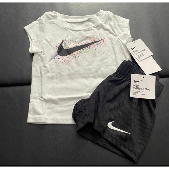 NWT Nike Confetti Athletic Set Baby Girls Size 24M